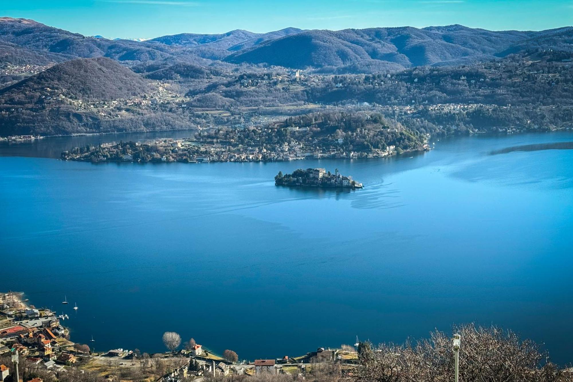 Appartamento Alberti Con Vista Lago Madonna Del Sasso 外观 照片