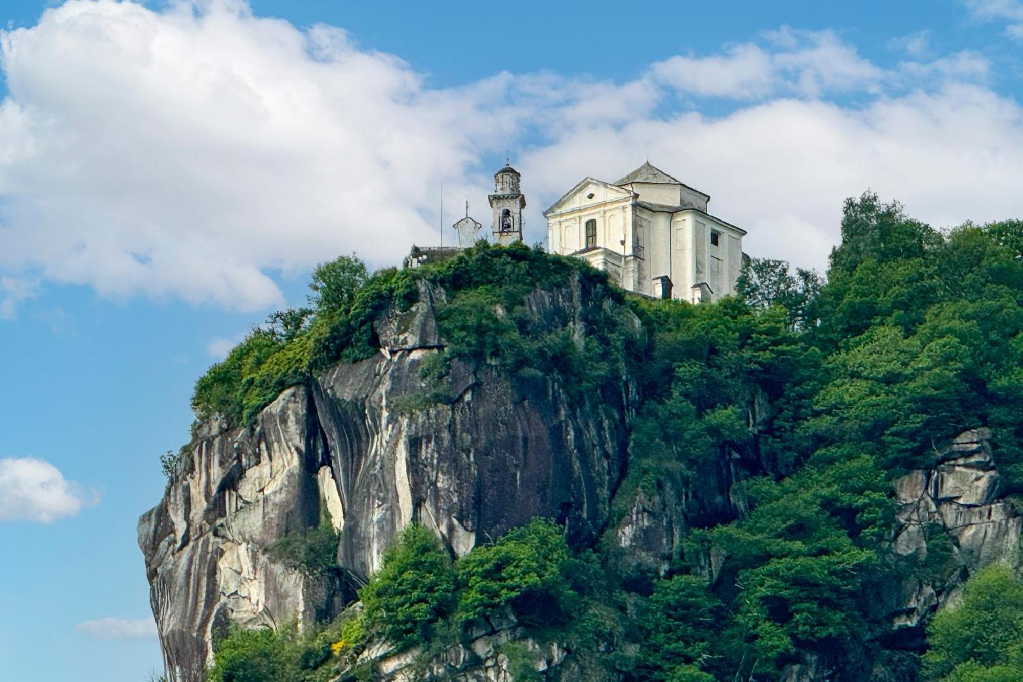 Appartamento Alberti Con Vista Lago Madonna Del Sasso 外观 照片
