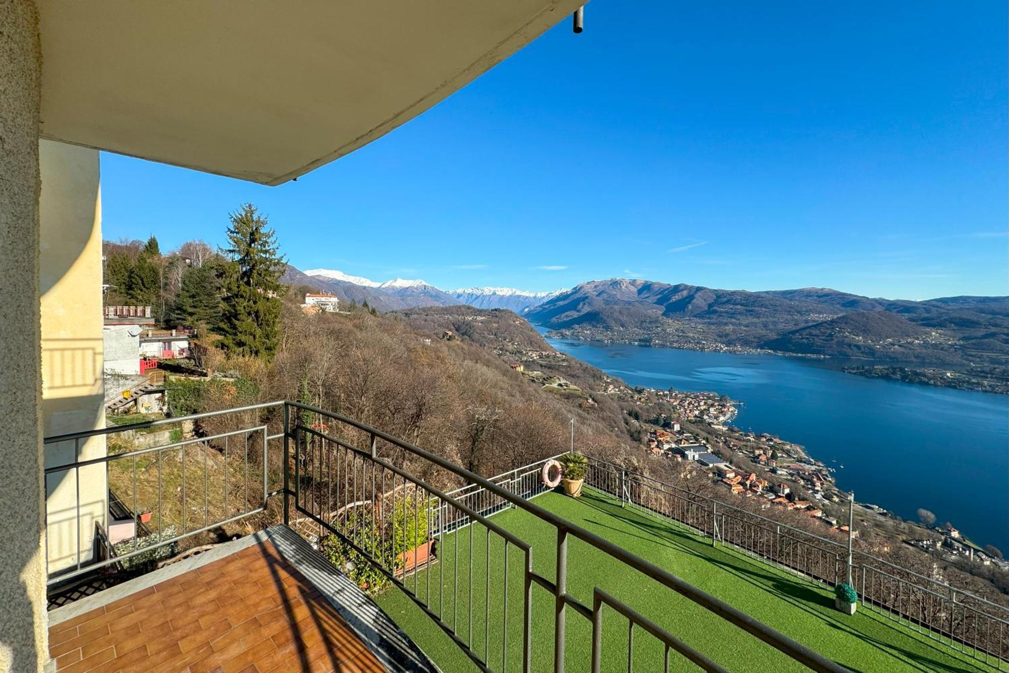 Appartamento Alberti Con Vista Lago Madonna Del Sasso 外观 照片